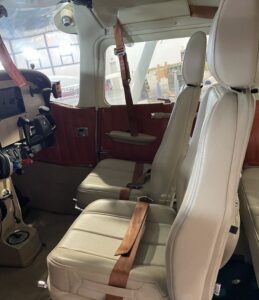 Cessna 182 RG Turbo Interior