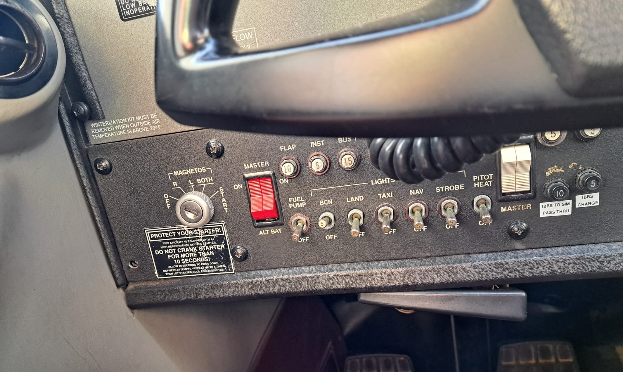 N931SJ-Interior